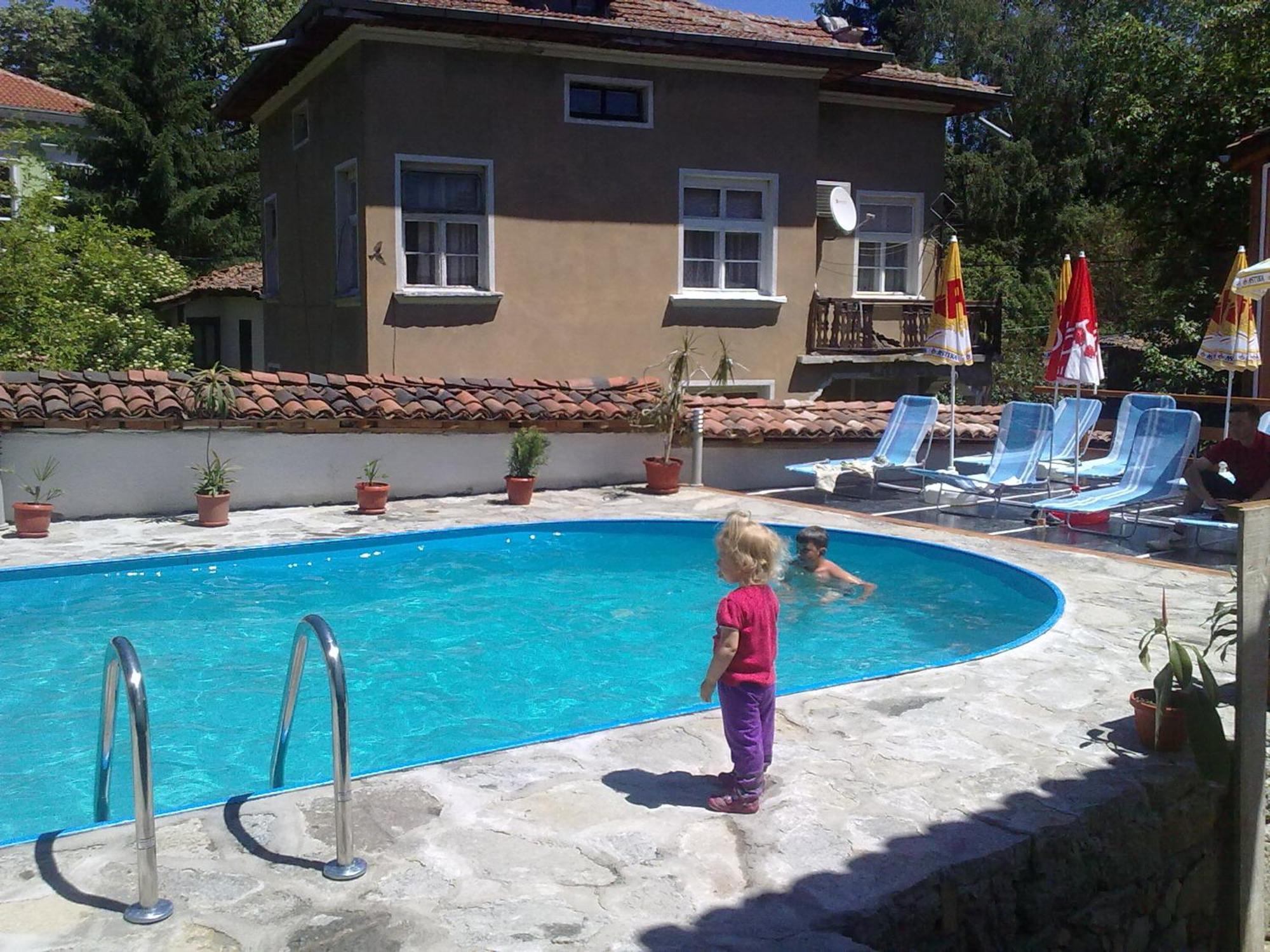 Guest House Todorini Kashti 코프리브시티차 외부 사진