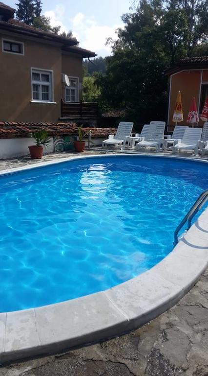 Guest House Todorini Kashti 코프리브시티차 외부 사진
